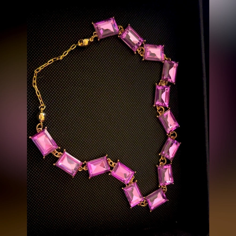 👑 WR Boutique lilac gems necklace NWT